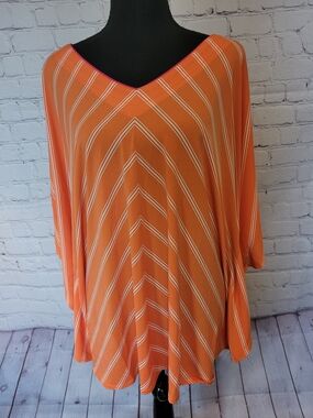 Orang White Size XL Asymetric Susan Graver Batwing Blouse